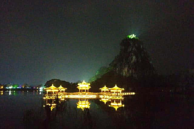 肇庆七星岩国家著名旅游景区，庆幸曾到此一游
