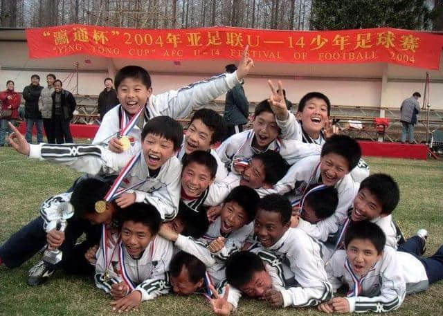 条分缕析上海足球成功之道，中国足协副主席李毓毅：中国足球青训进步不容抹杀！