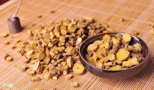 黄芩的功效与作用，具有清热燥湿，泻火解毒，降血压等好处