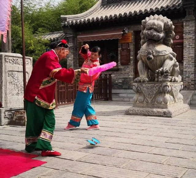 厉害了！七旬老艺人演绎青州200年历史街舞——扑蝴蝶