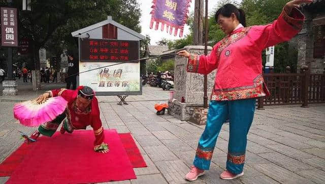 厉害了！七旬老艺人演绎青州200年历史街舞——扑蝴蝶