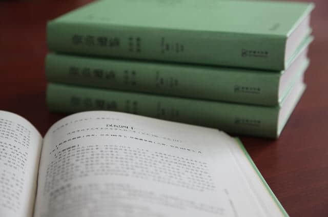 史学大家张大可历时30年语译，人人能读的白话本《资治通鉴》
