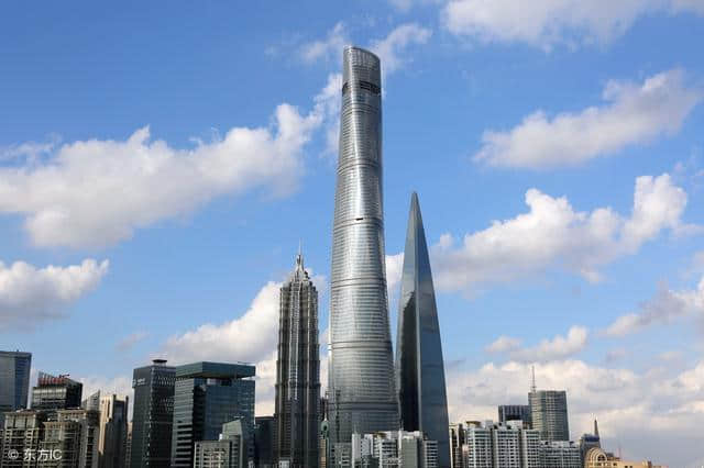 全球十大摩天大楼，中国占了六座，最高的一座828米造价100亿