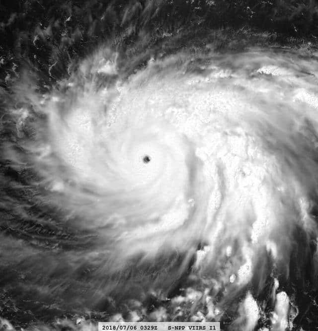 7月6日超强台风玛莉亚路径继续西调，登陆我国可能性进一步大增！