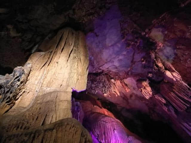 世界三大石花洞之一云浮蟠龙洞