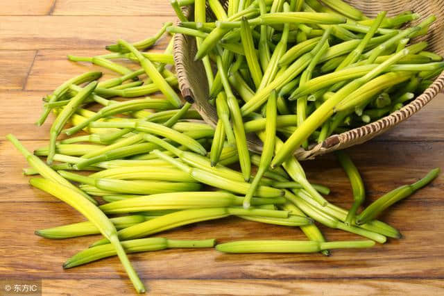 在农村，吃了几十年的黄花菜，今天才知道它也叫“忘忧草”！