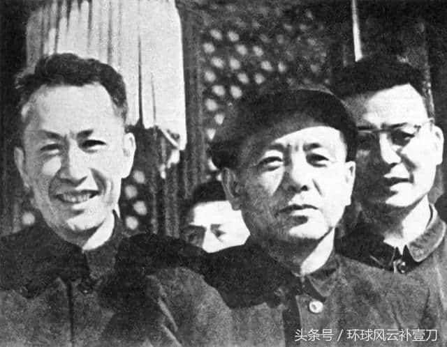 “两弹一星”功勋后代独家讲述：中国人靠什么造出了原子弹？