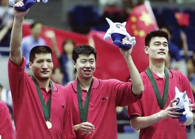只有老球迷才会认识，20世纪中国篮球震惊世界的中锋