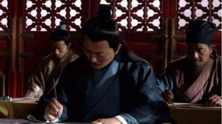 崇祯帝认为此人300年才出一个，却公开打断他的双腿，并处死了他
