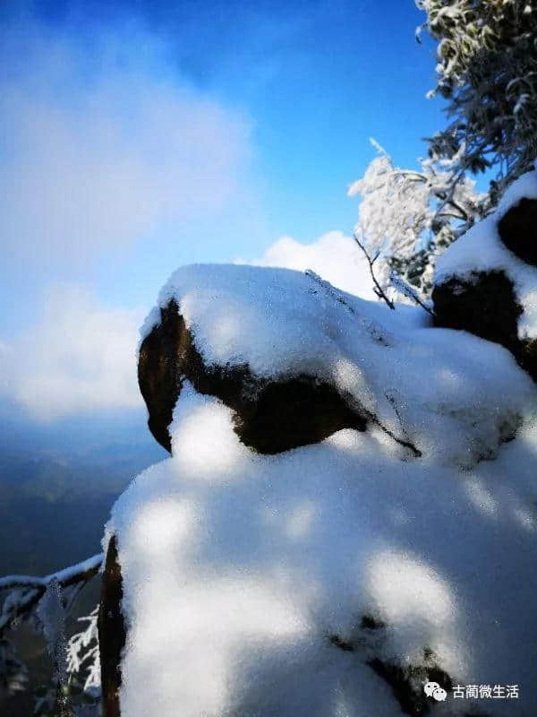 古蔺虎头山阳光下的雪景，美爆！
