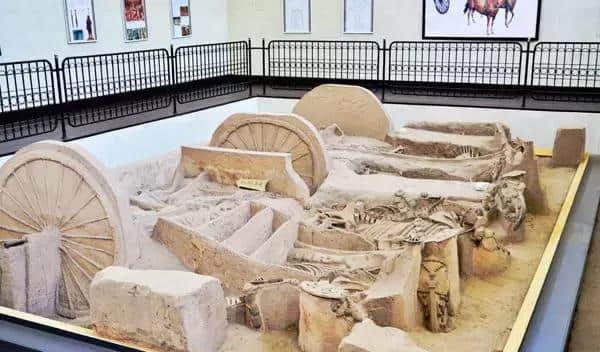 经过多年的考古调查，周文王周武王建立的都邑遗址浮出，让人慨叹
