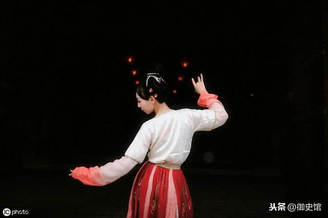 从唐朝歌舞的集大成之作《<a href='https://www.edusy.net/tag/nishangyuyiqu_11465_1.html' target='_blank'>霓裳羽衣曲</a>》，看其在中国文化的地位