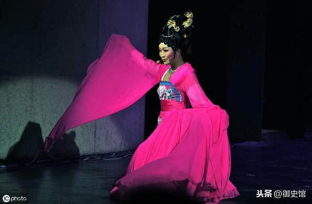 从唐朝歌舞的集大成之作《霓裳羽衣曲》，看其在中国文化的地位