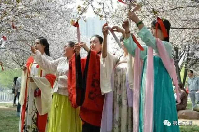 农历中国 | 二月十二 · 花朝节