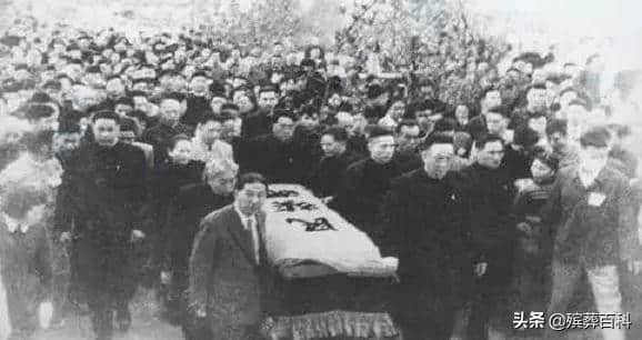鲁迅先生的葬礼真的如此“盛大”？
