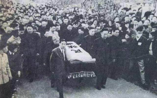 83年前的今天，恨死蒋介石的光复会大佬，呐喊彷徨的鲁迅逝世