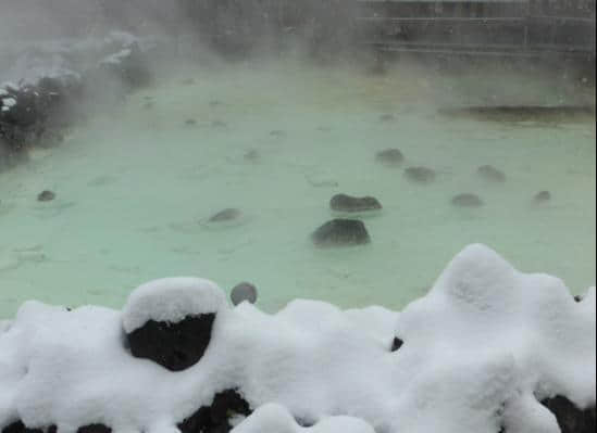 日本泡温泉的规定，第一个就让国人难为情，女游客：毫无隐私