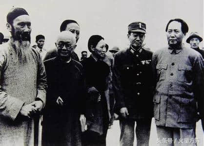 重庆谈判中的暗战，中共掌握蒋介石谈判底牌