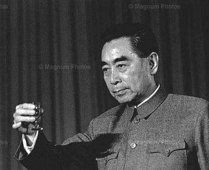 重庆谈判期间周恩来为何替毛泽东挡掉宴会敬酒？