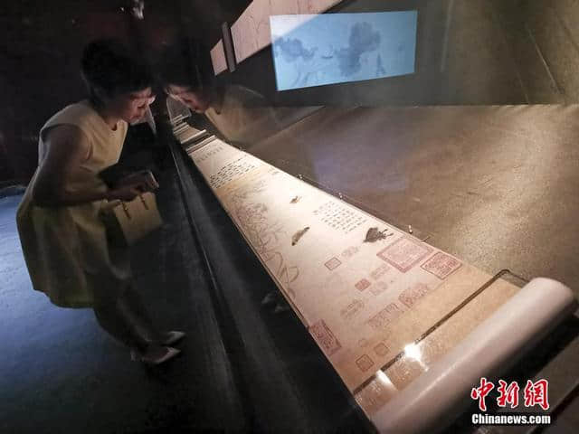 故宫博物院“万紫千红——中国古代花木题材文物特展”在午门展出