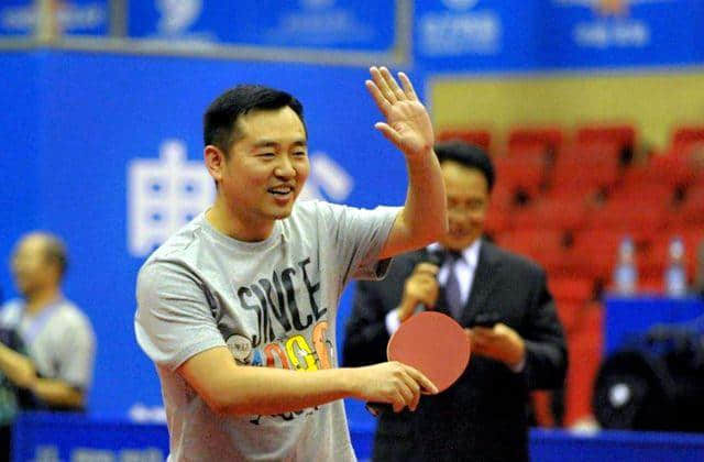 国乒男女之战以惨败收场，5世界冠军仅赢4局，一人获刘国梁赞扬