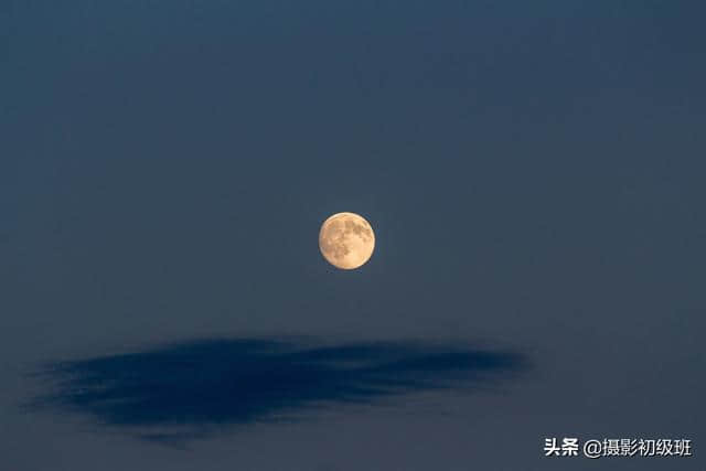 中秋佳节，如何拍出又大又圆的月亮？