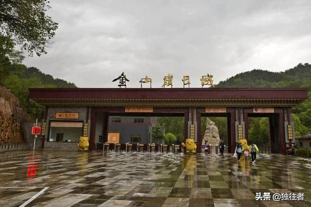 万里长城，金山独秀，雨中长城，更具神韵