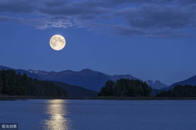 时逢中秋，如何拍摄一张漂亮的月亮照片
