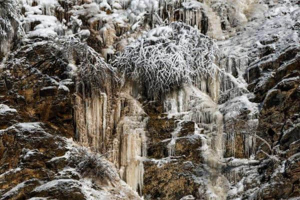 冰瀑 贺兰山冬日的绝美风景
