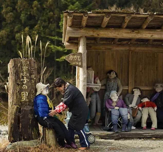细思极恐丨日本无人村变诡异“娃娃谷”
