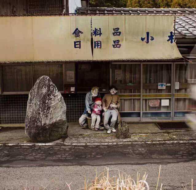 细思极恐丨日本无人村变诡异“娃娃谷”