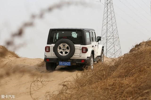 爱卡SUV专业测试 全新Jeep牧马人Sahara