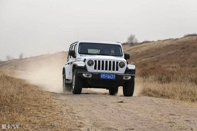 爱卡SUV专业测试 全新Jeep牧马人Sahara