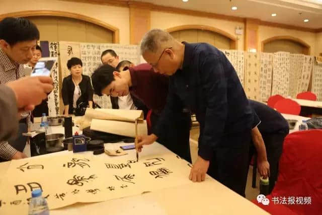 鼎甲·中国古文字艺术创作研修班第一期第三次授课在武汉举行