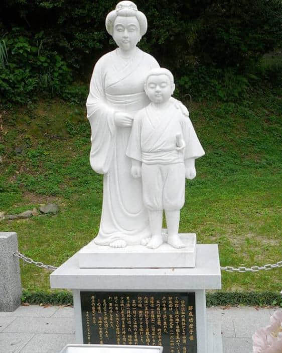 郑成功是中国英雄，为何被日本人推崇？你看看他的母亲和弟弟是谁