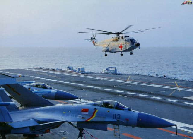 直-9搜救直升机上舰暴露了中国航母现在训练的弱点