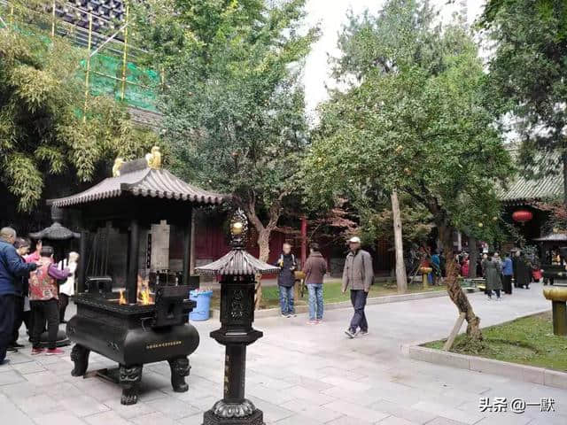 西安有一条街叫“炮房街”，街上有一座唐代皇家寺院“罔极寺”