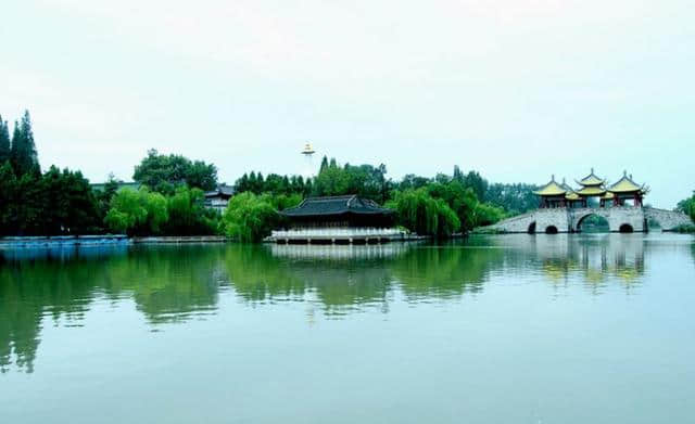 中国存在着“四大西湖”，除了杭州西湖，其他三个西湖是在哪里
