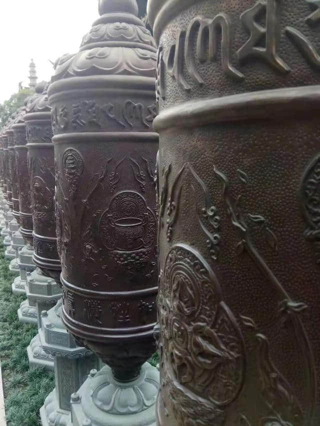上海市普陀区现存最古老，保存最完整的寺院