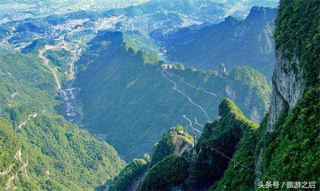 世界奇观张家界天门山，经喜马雅山运动，被誉为世界最美空中花园