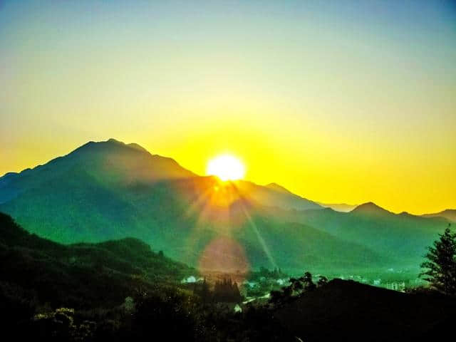 徐志摩笔下的天目山，电影《桃园春梦》的拍摄地，如今的避暑胜地