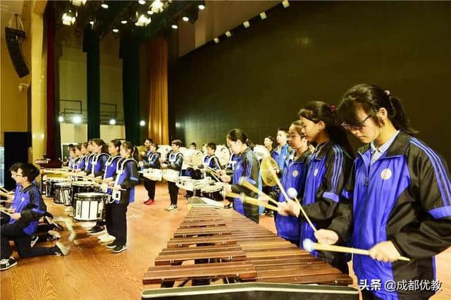 “海阔凭鱼跃，天高任鸟飞”，双中实验为新同学们送上“迎新诗”