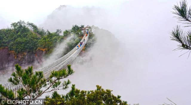 浙江仙居：雨后天姥山