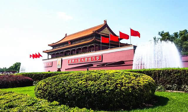 北京天安门屹立600年，那建筑是由谁设计的呢？今天算明白了