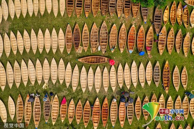 孟加拉国木船热销 鳞次栉比成亮丽风景线