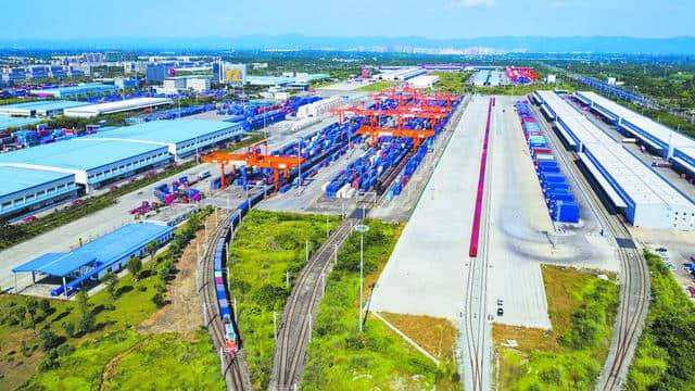 再现“门泊东吴万里船”盛景 成都国际铁路港高质量构建开放经济发展高地