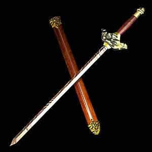 “一剑挥落巨石分” 用神铁和圣水铸造而成的天下第一剑