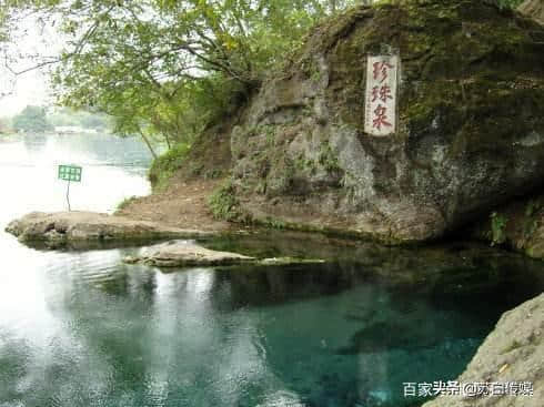 湖北宜昌某县市 此景是当地一绝 泉水停了 拍拍巴掌水会应声而出