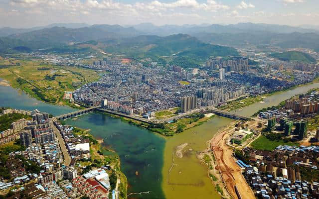 福建南平人口最多的县级市，被称为竹子之乡，综合实力较强