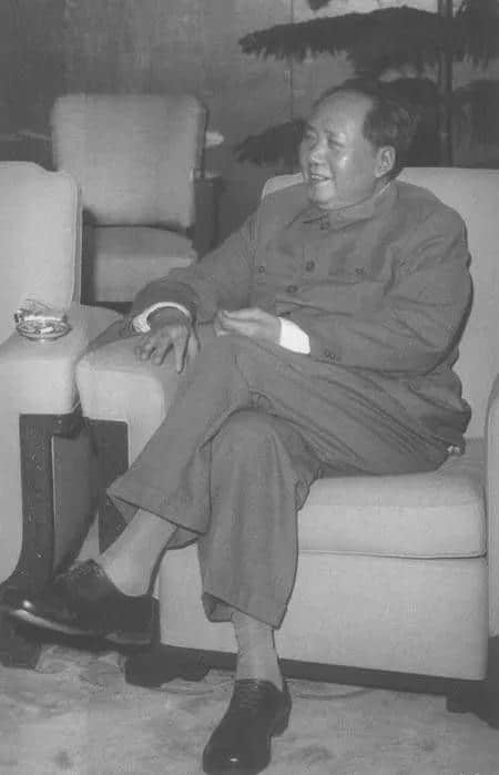 又到毛泽东诞辰：缅怀永远不能忘却的伟人